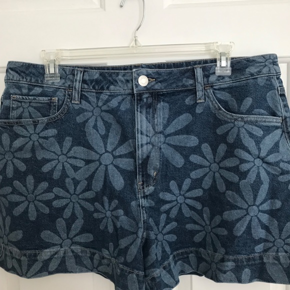 SO Goods For Life High Rise Mom Flower Print Denim Shorts Size 18/36W - Picture 3 of 6